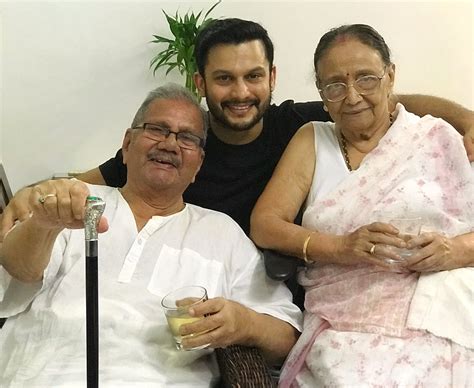 mahesh kothare family photo|Real Life UNSEEN Photos of Adinath Kothare .